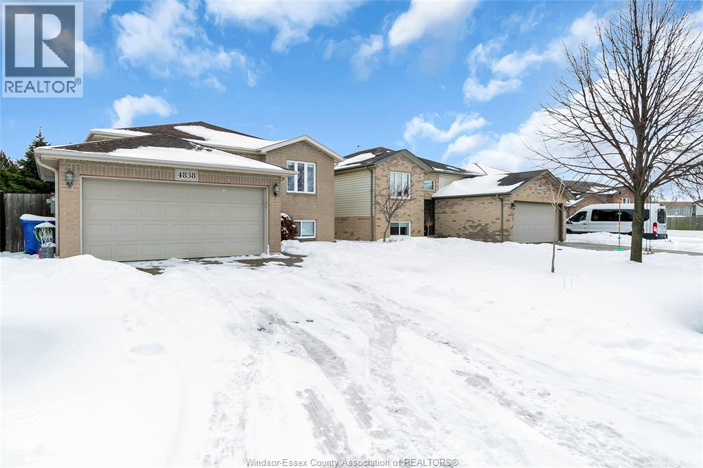 4838 Whitefish, Windsor, Ontario  N9G 3E2 - Photo 3 - 26002693