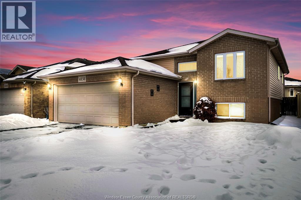 4838 Whitefish, Windsor, Ontario  N9G 3E2 - Photo 1 - 26002693