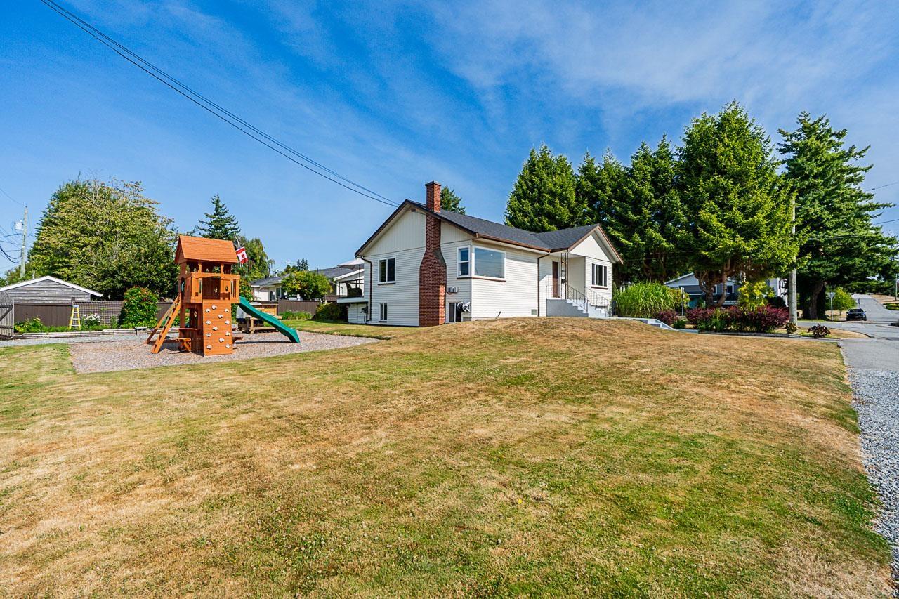 1033 Cypress Street, White Rock, British Columbia  V4B 4H1 - Photo 2 - R3087061