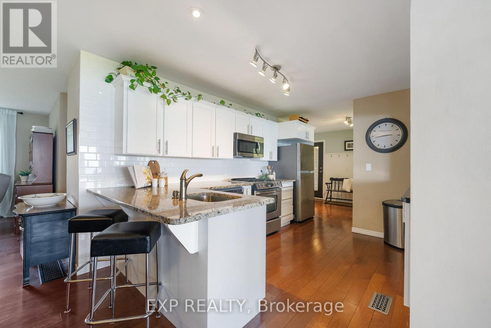 519 Lakeshore Road, Cobourg, Ontario  K9A 1S4 - Photo 11 - X12763064