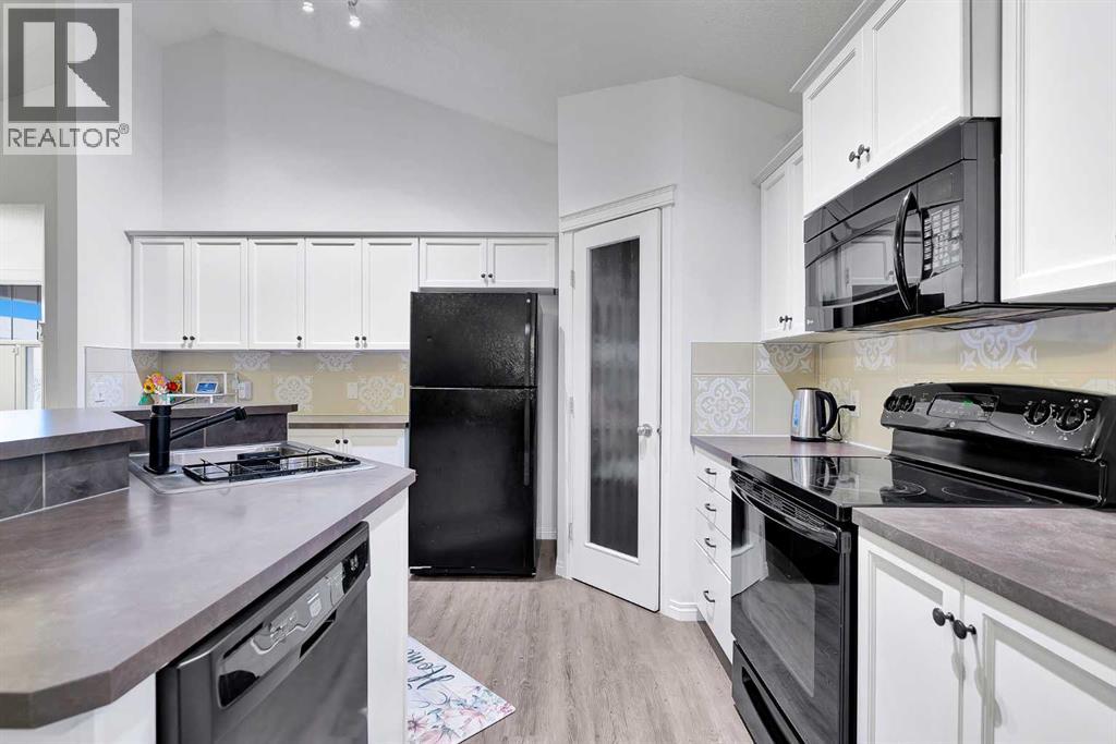 65 Sunset Heights, Cochrane, Alberta  T4C 0C7 - Photo 9 - A2283840