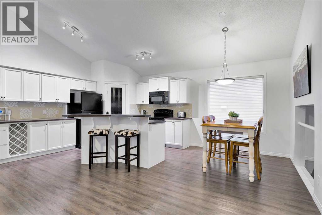 65 Sunset Heights, Cochrane, Alberta  T4C 0C7 - Photo 10 - A2283840