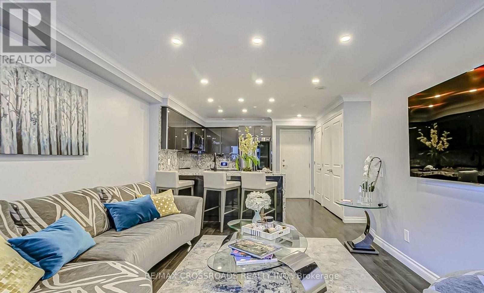 516 - 15 NORTHTOWN WAY, Toronto, Ontario