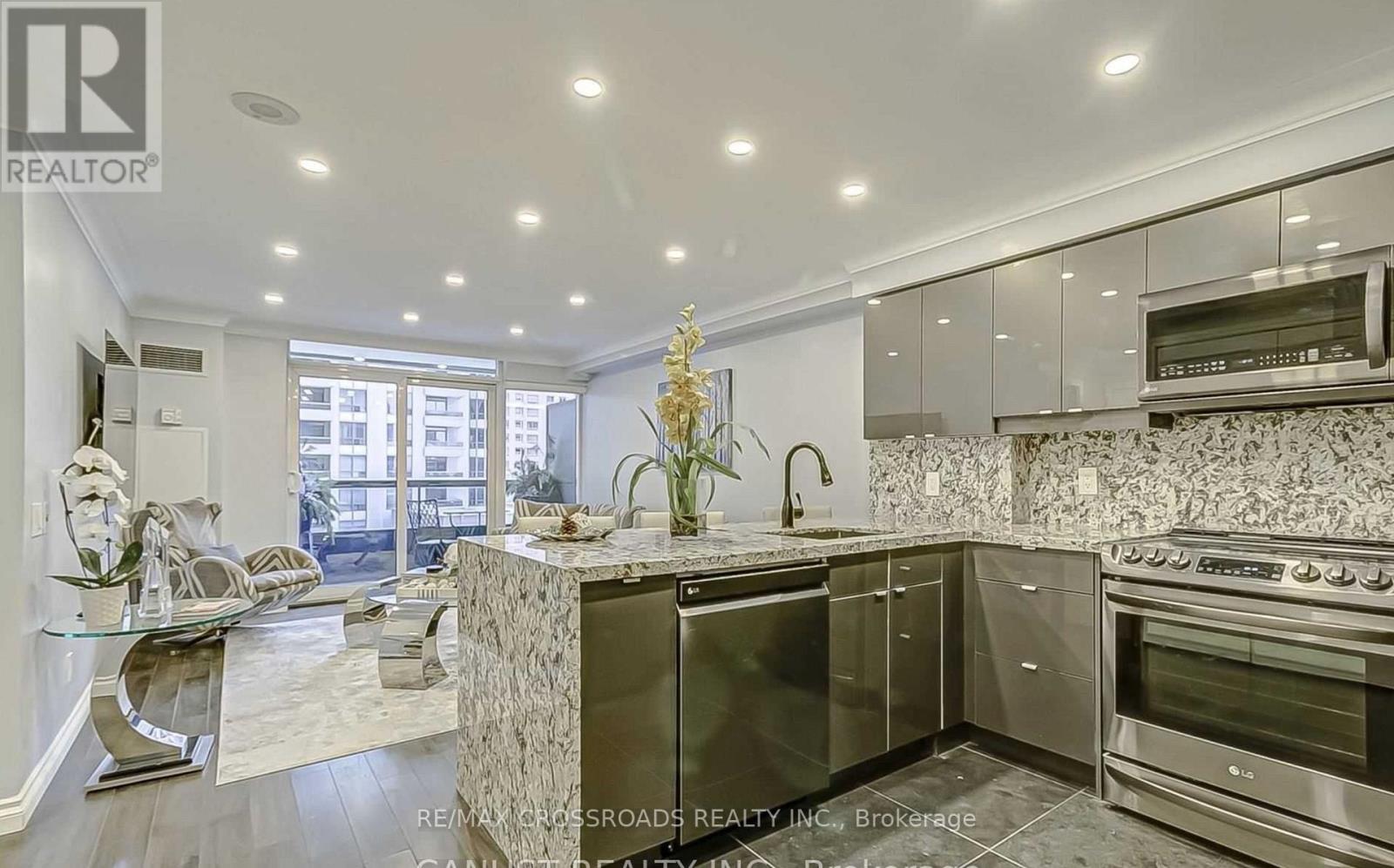 516 - 15 Northtown Way, Toronto, Ontario  M2N 7A2 - Photo 2 - C12763000