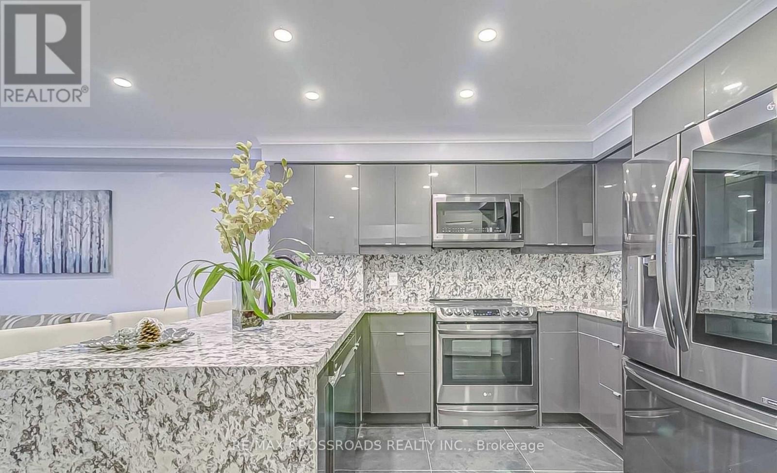 516 - 15 Northtown Way, Toronto, Ontario  M2N 7A2 - Photo 4 - C12763000