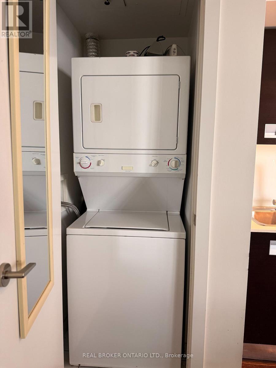 2810 - 33 Charles Street E, Toronto, Ontario  M4Y 1R9 - Photo 18 - C12763012