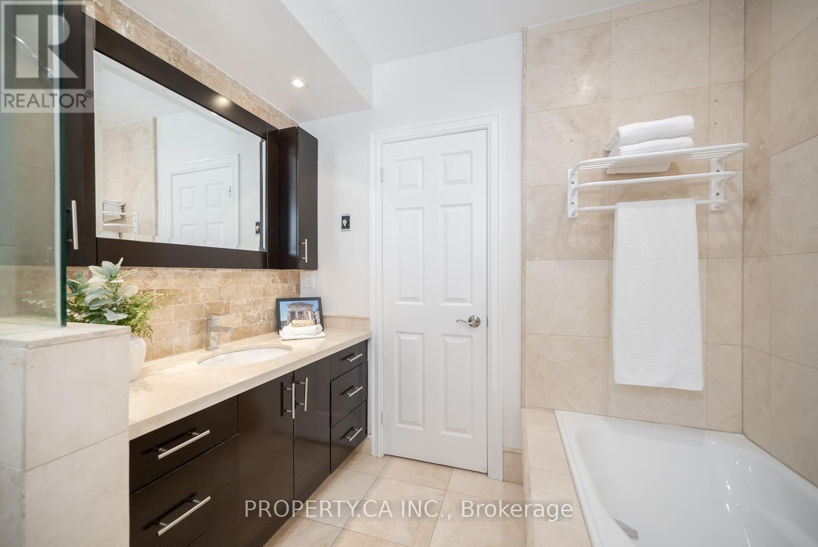 247 St Clements Avenue, Toronto, Ontario  M4R 1H3 - Photo 21 - C12763044