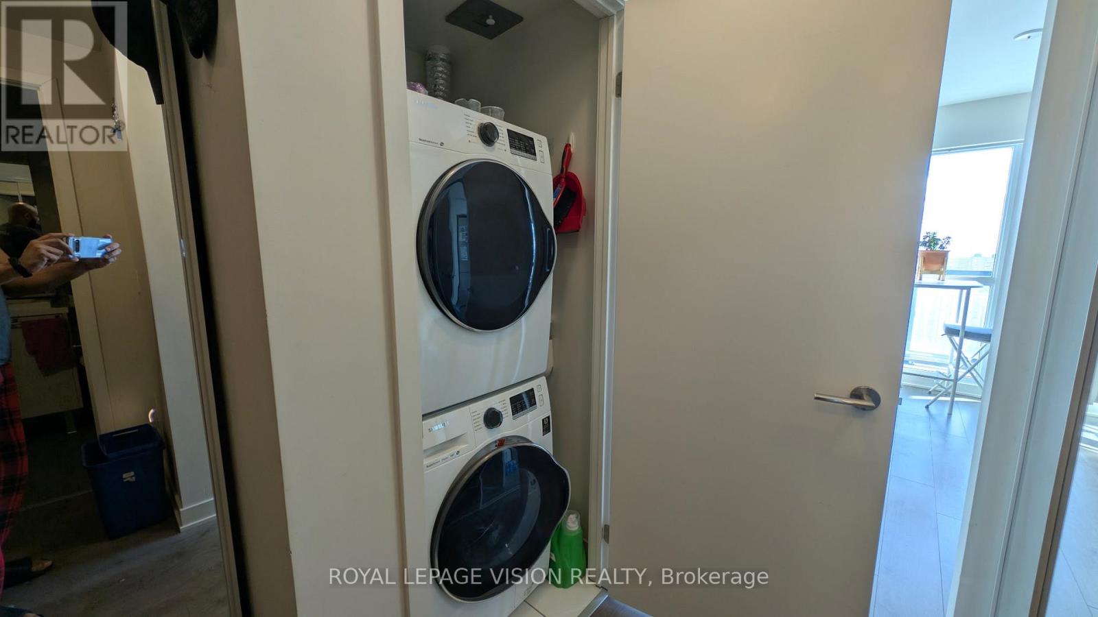 2810 - 2 Sonic Way, Toronto, Ontario  M3C 0P2 - Photo 7 - C12763056