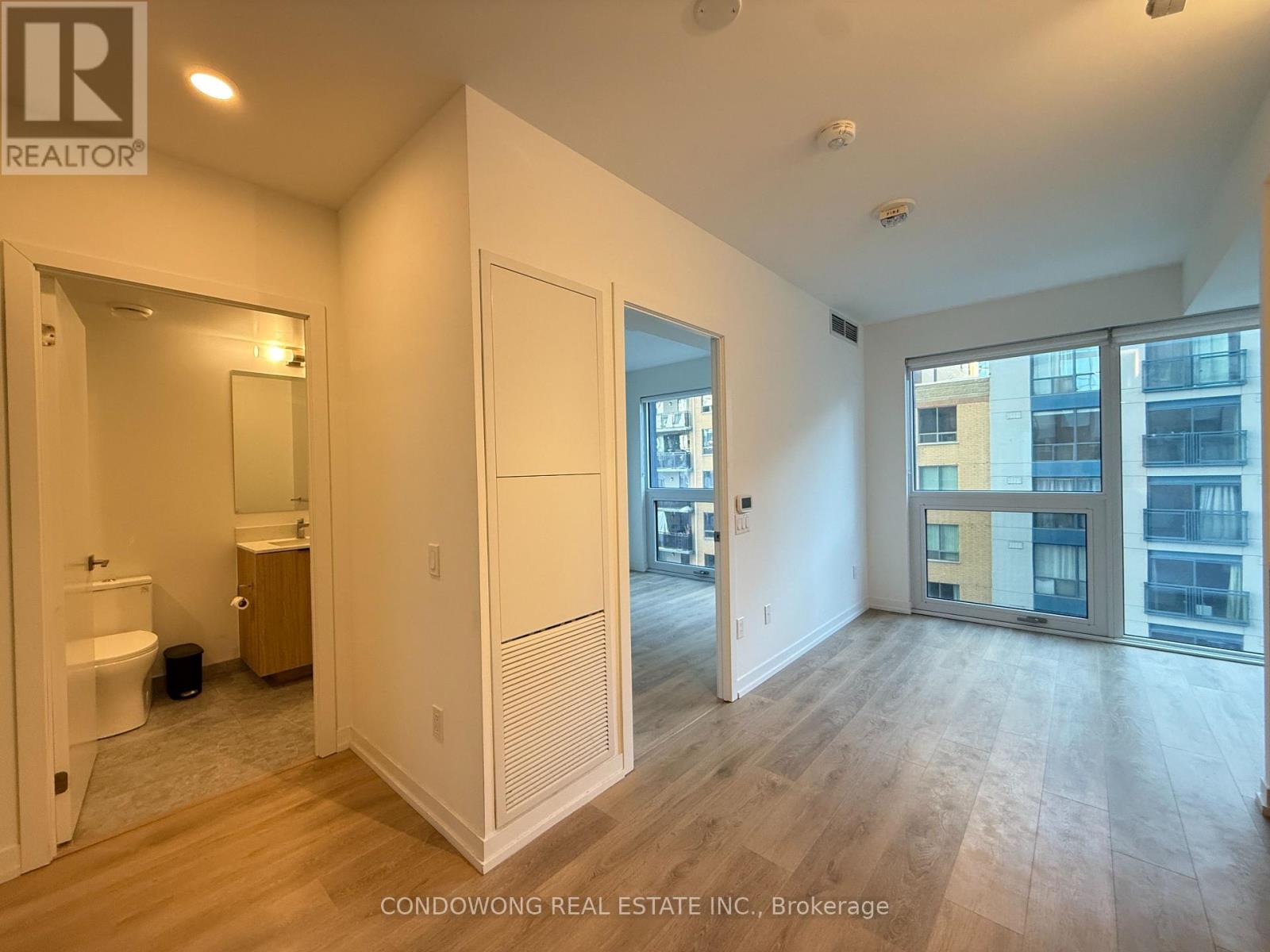 901 - 82 Dalhousie Street, Toronto, Ontario  M5B 0C5 - Photo 3 - C12763062