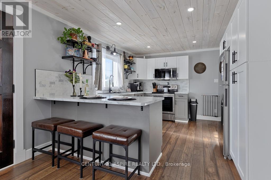 42 Mohns Avenue, Petawawa, Ontario  K8H 2G8 - Photo 13 - X12763006