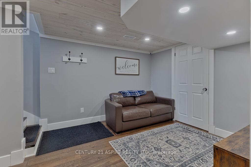 42 Mohns Avenue, Petawawa, Ontario  K8H 2G8 - Photo 22 - X12763006