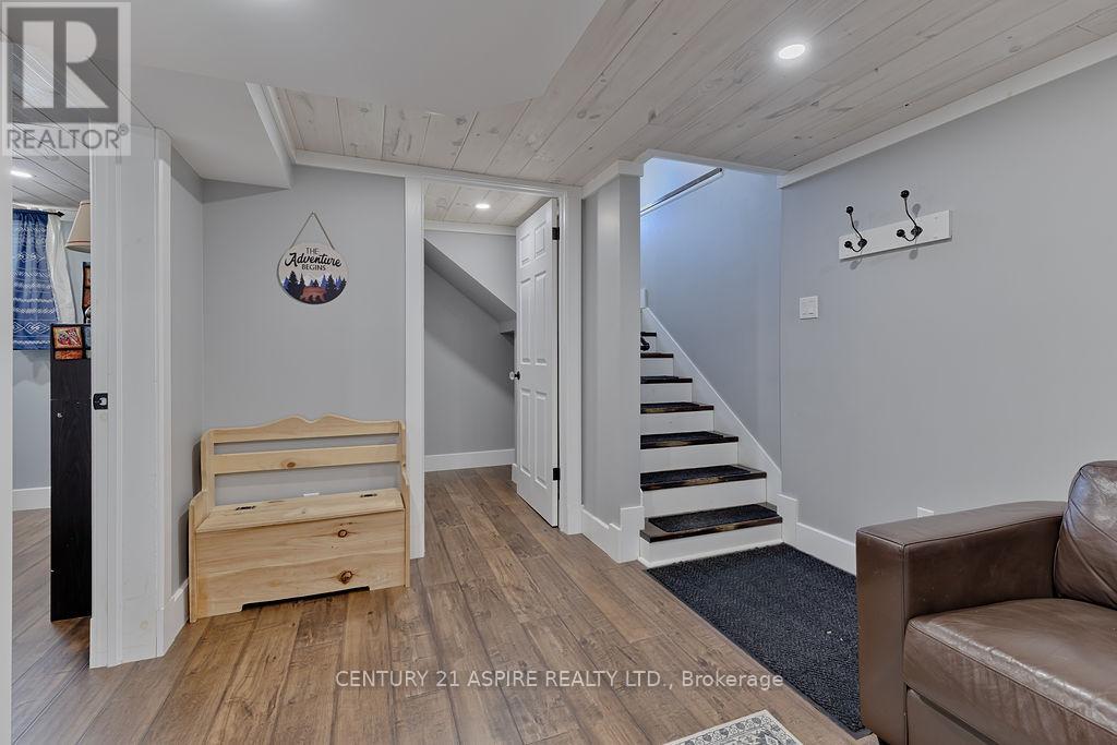 42 Mohns Avenue, Petawawa, Ontario  K8H 2G8 - Photo 23 - X12763006