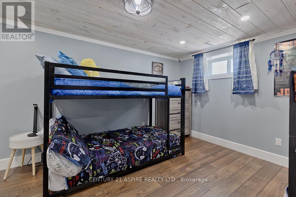 42 Mohns Avenue, Petawawa, Ontario  K8H 2G8 - Photo 24 - X12763006