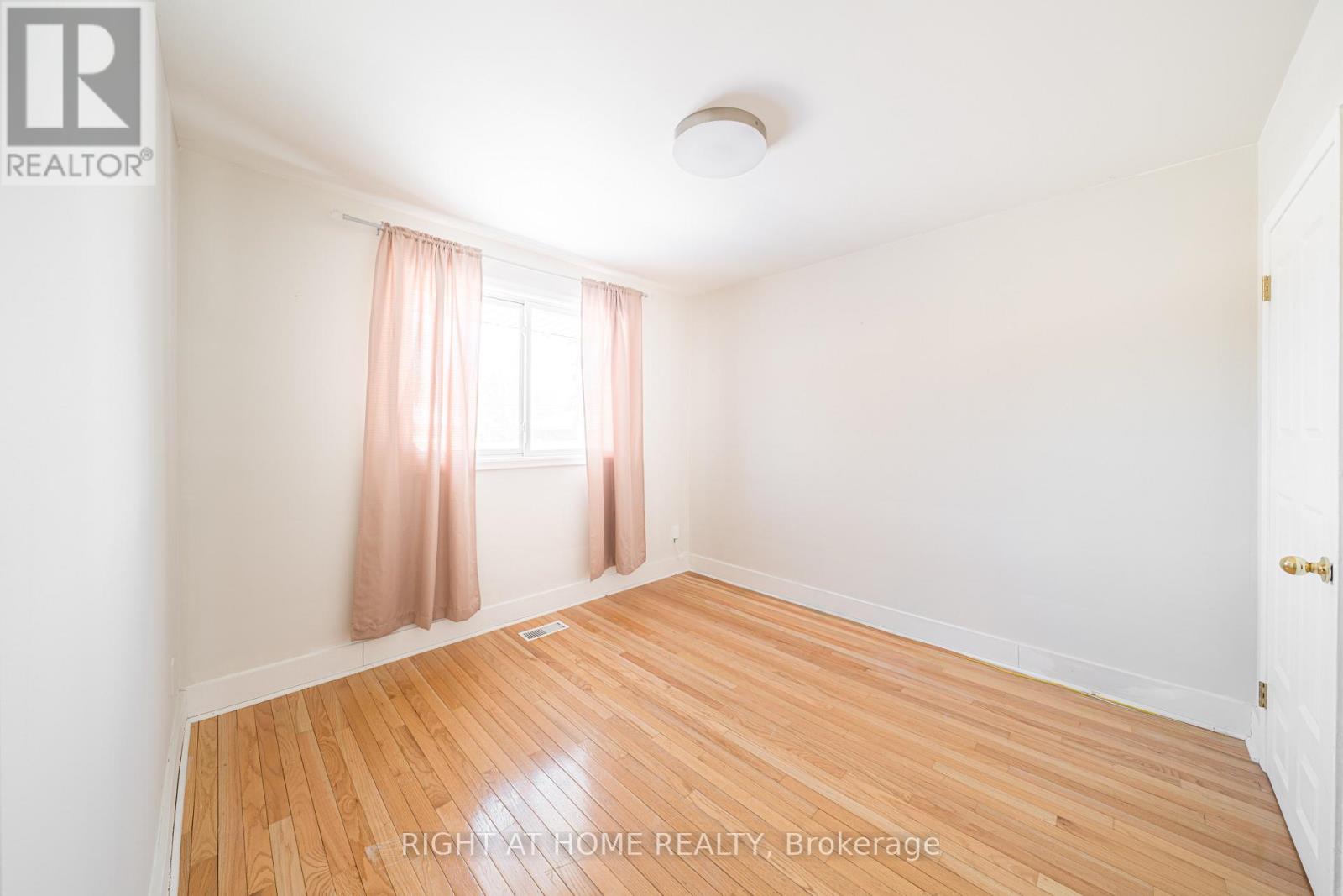 Main - 222 Cass Avenue, Toronto, Ontario  M1T 2C4 - Photo 17 - E12762978