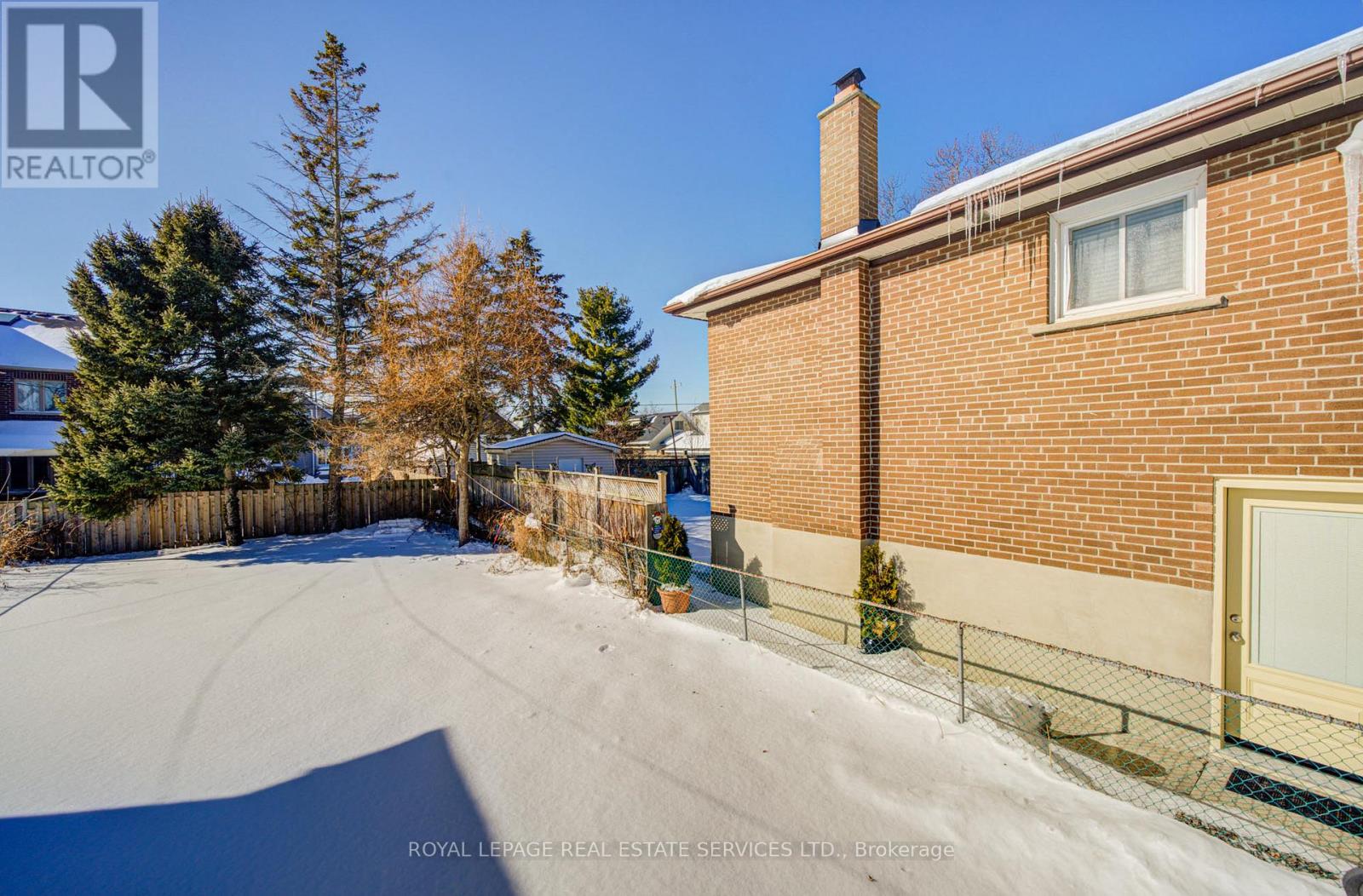 1054 East Avenue, Mississauga, Ontario  L5E 1W9 - Photo 27 - W12762854