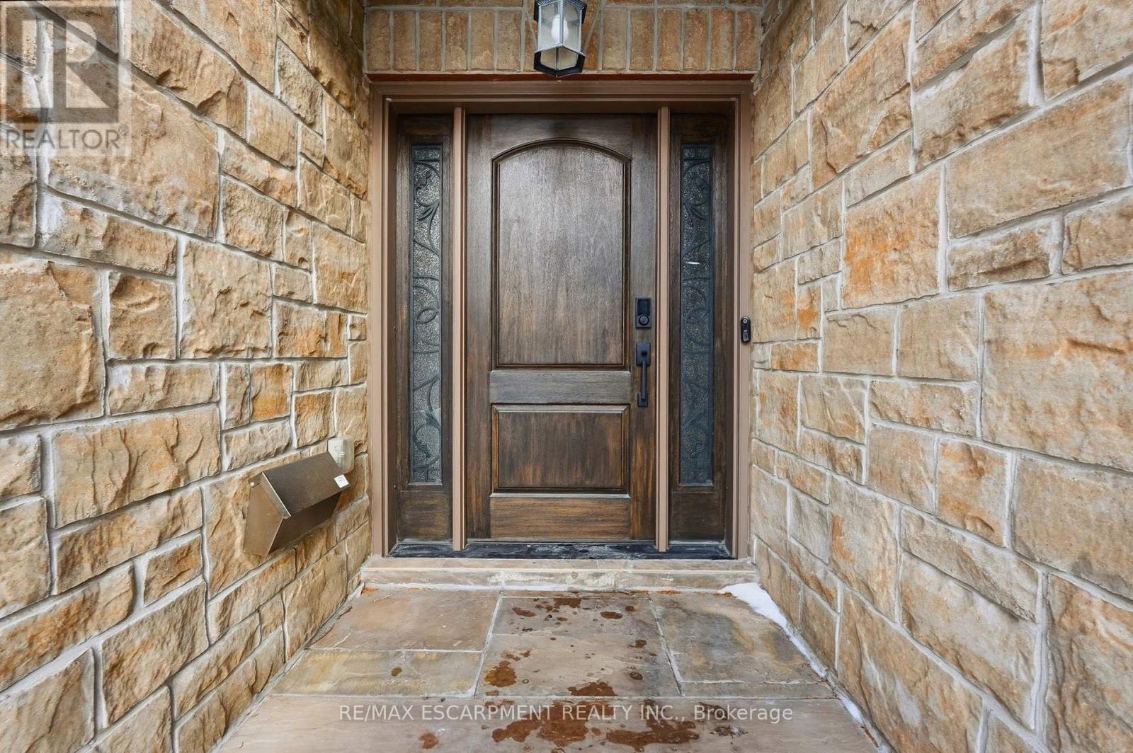 1159 Alexandra Avenue, Mississauga, Ontario  L5E 2A4 - Photo 2 - W12762886