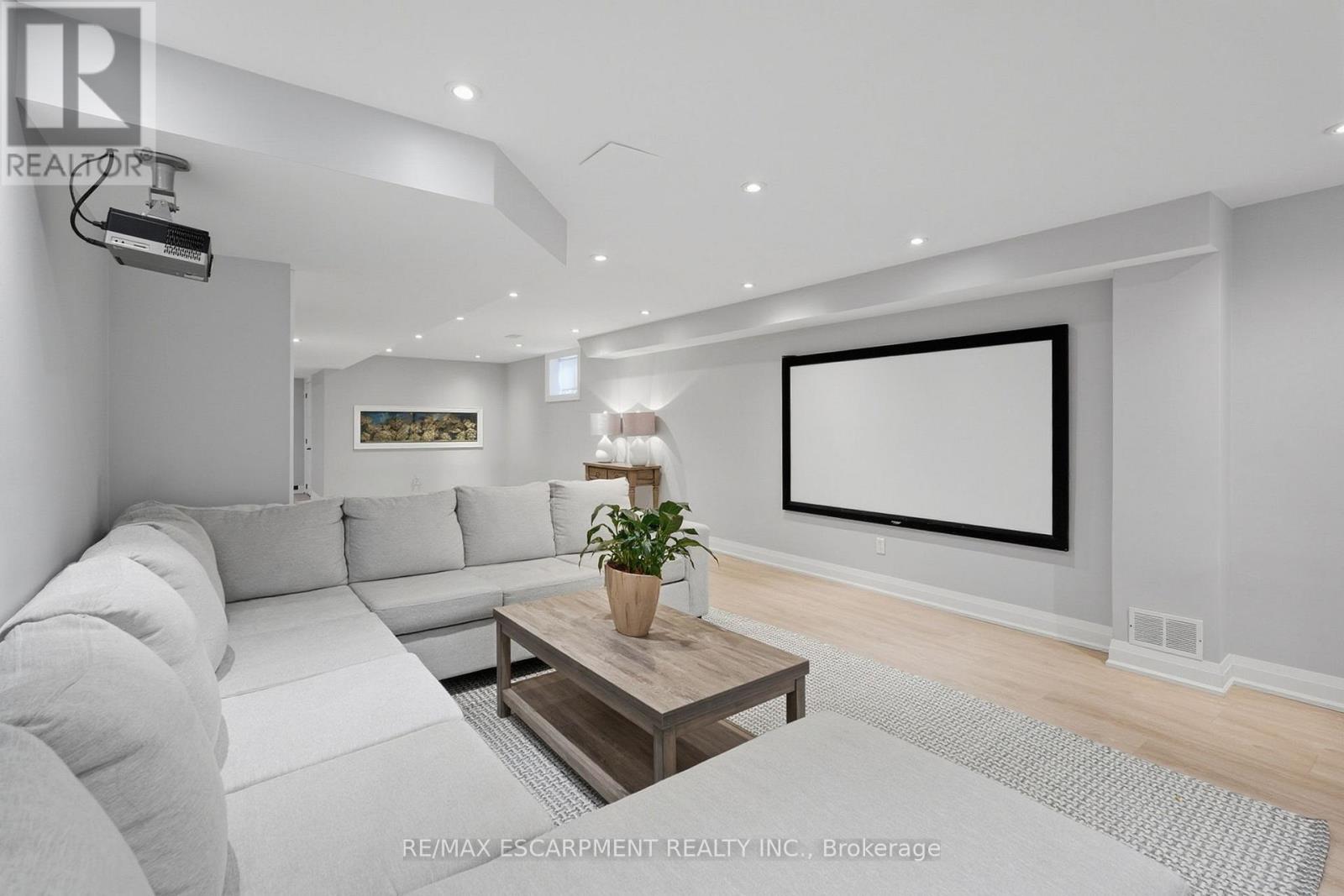 1159 Alexandra Avenue, Mississauga, Ontario  L5E 2A4 - Photo 39 - W12762886