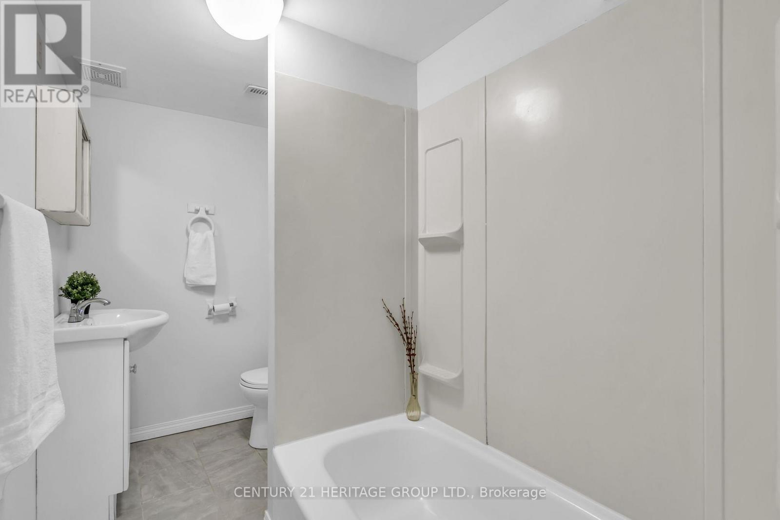 53 Wilstead Drive, Newmarket, Ontario  L3Y 4T8 - Photo 26 - N12762948