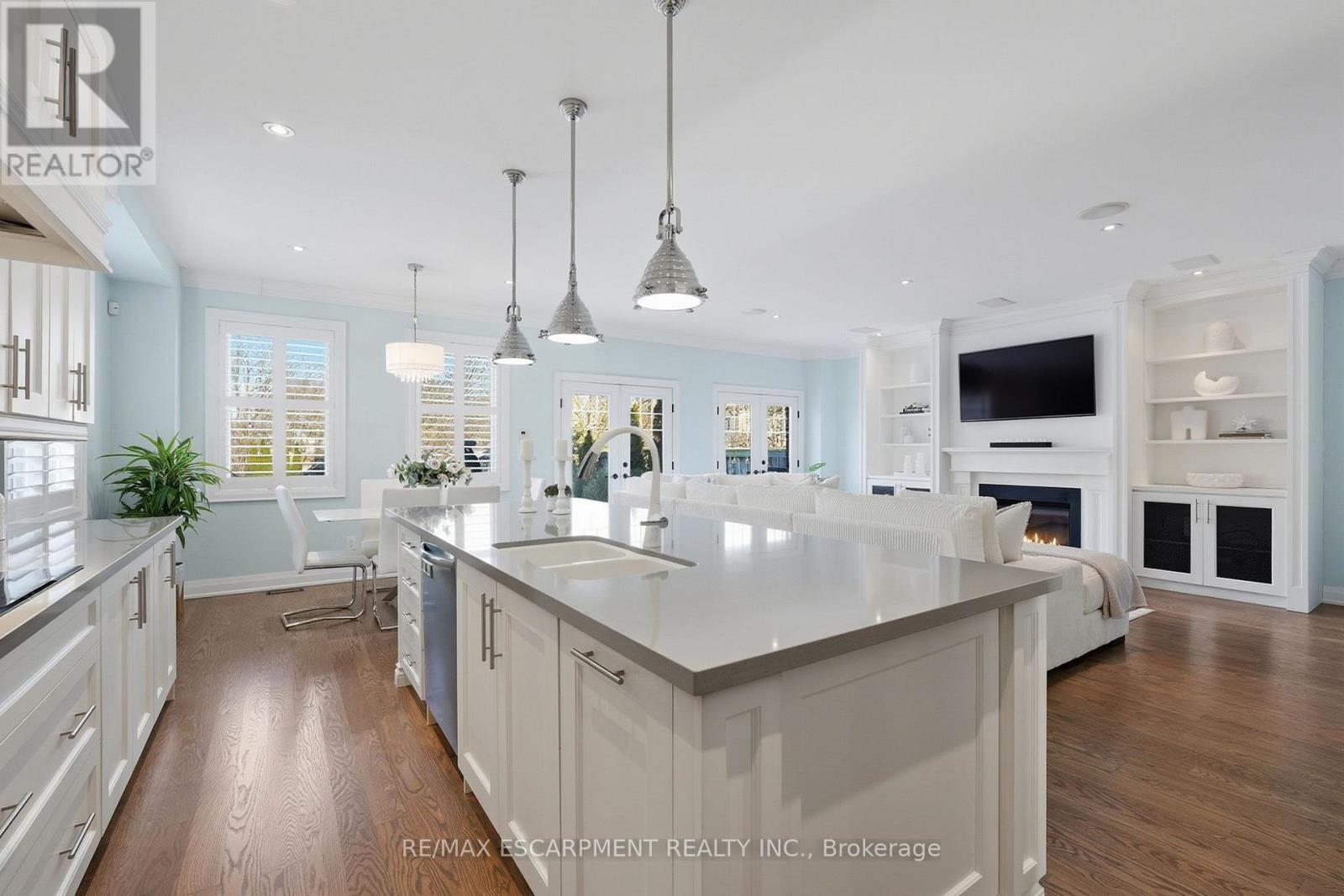 1159 Alexandra Avenue, Mississauga, Ontario  L5E 2A4 - Photo 6 - W12762886