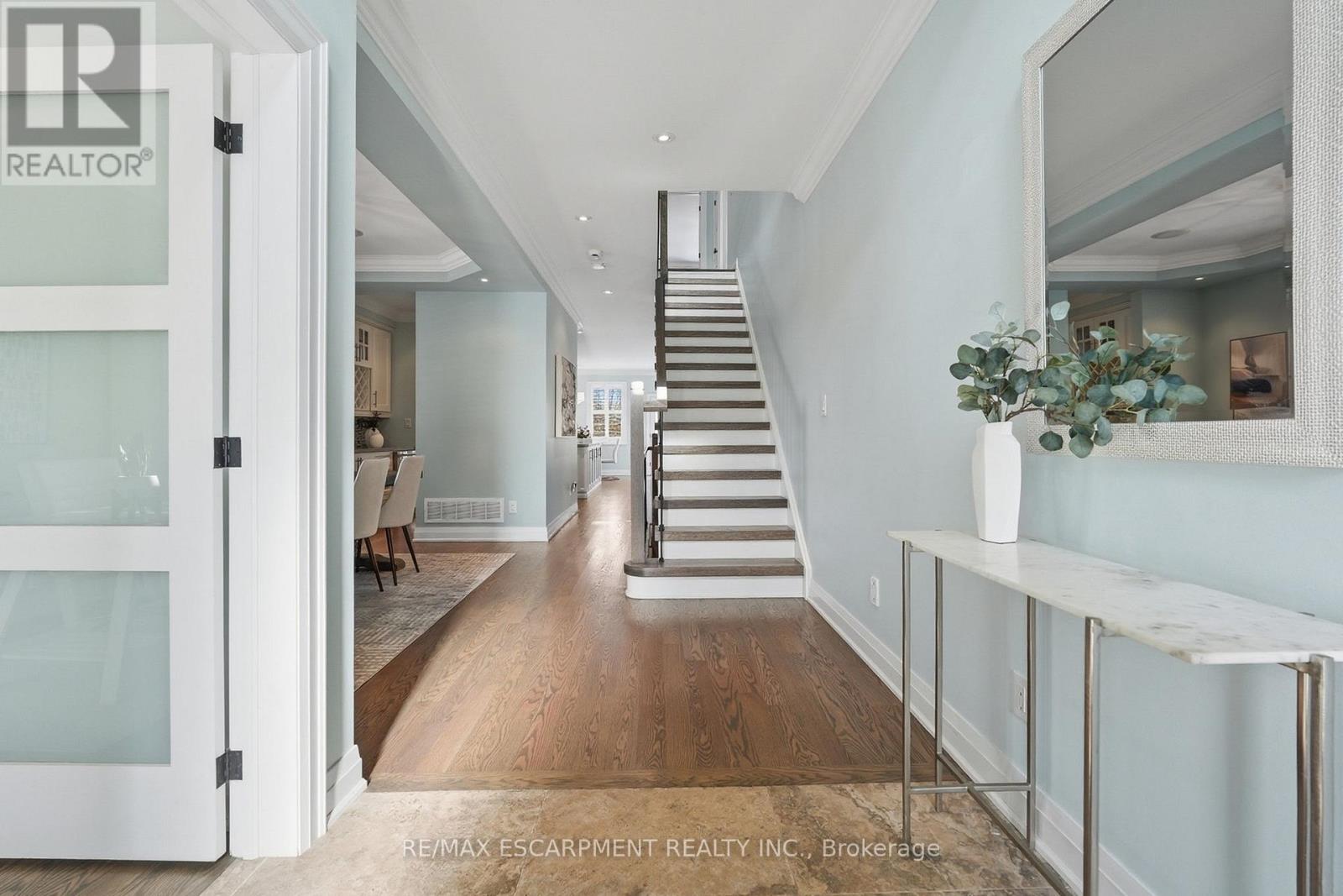 1159 Alexandra Avenue, Mississauga, Ontario  L5E 2A4 - Photo 5 - W12762886