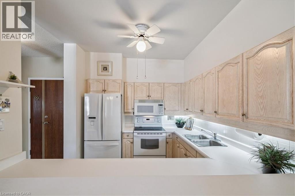 2511 Lakeshore Road W Unit# 317, Oakville, Ontario  L6L 6L9 - Photo 10 - 40803319