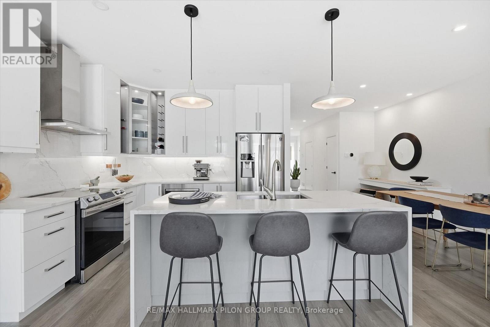 559 Mutual Street, Ottawa, Ontario  K1K 1C5 - Photo 8 - X12760808