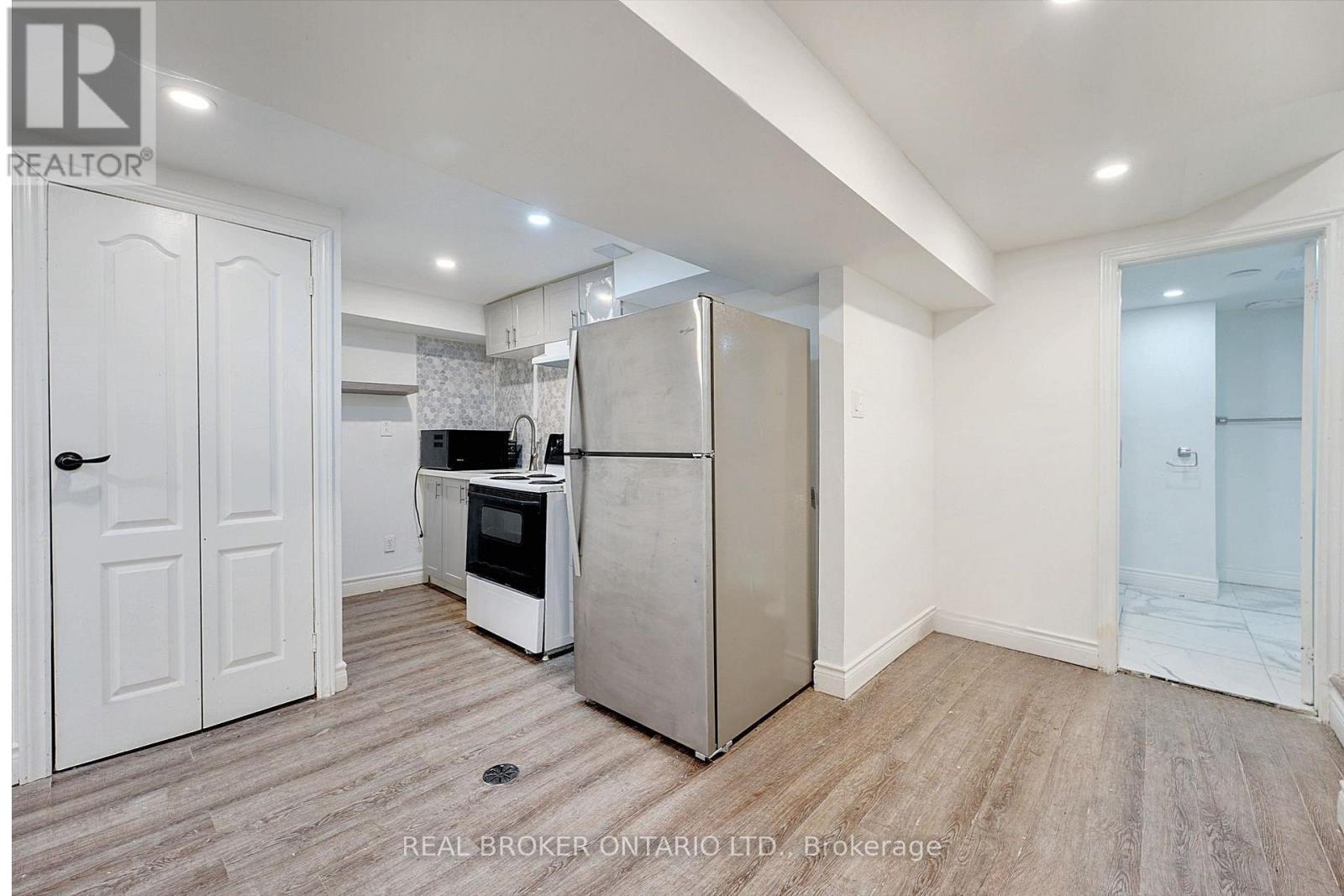 Bsmt - 1098 Sawgrass Crescent, Mississauga, Ontario  L5C 3V4 - Photo 5 - W12762950