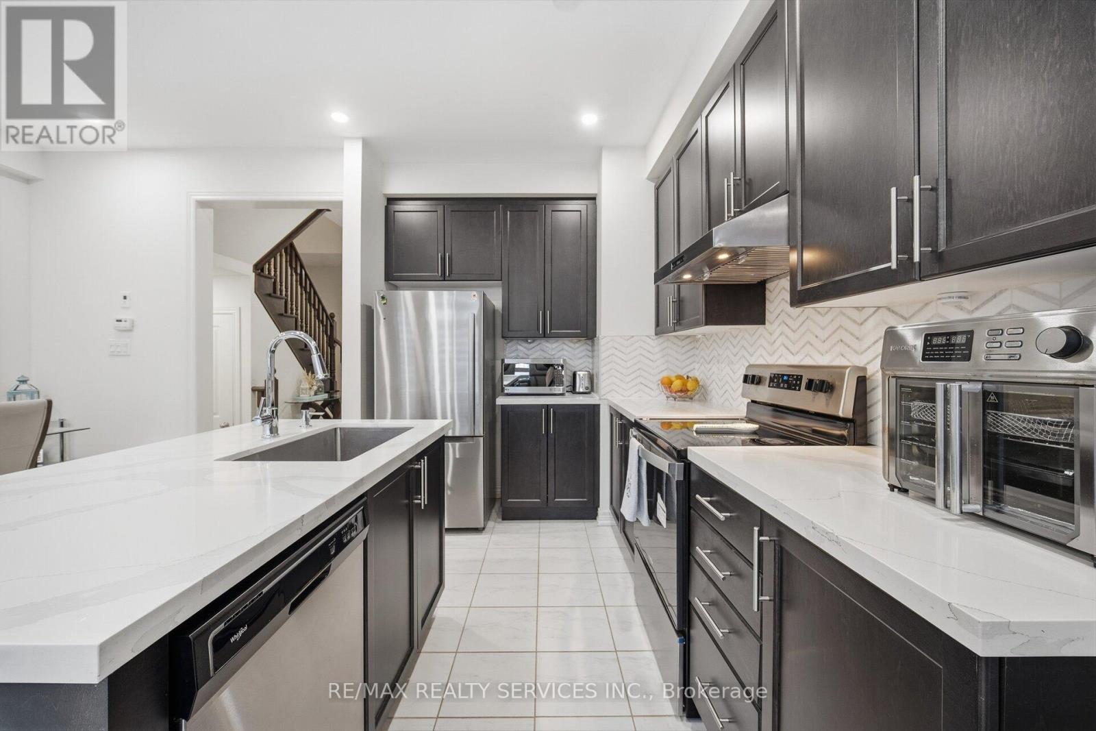 127 Adventura Road, Brampton, Ontario  L7A 5A7 - Photo 10 - W12762962