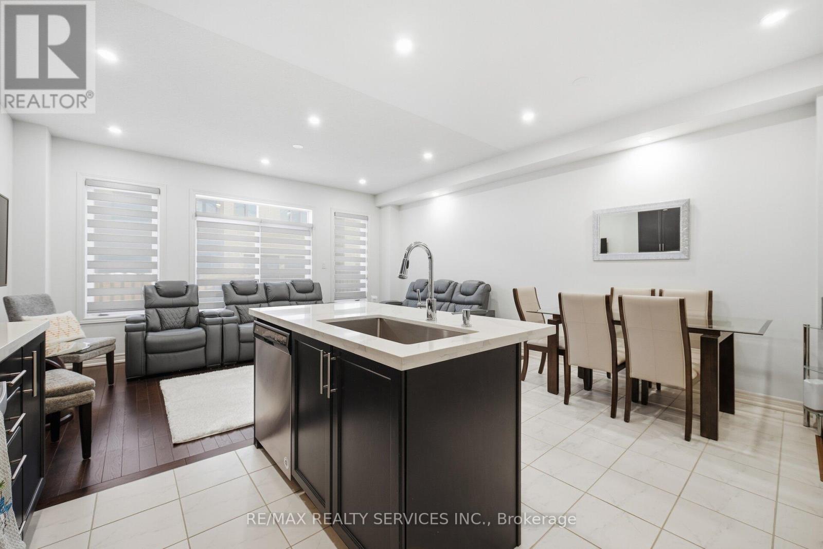 127 Adventura Road, Brampton, Ontario  L7A 5A7 - Photo 11 - W12762962