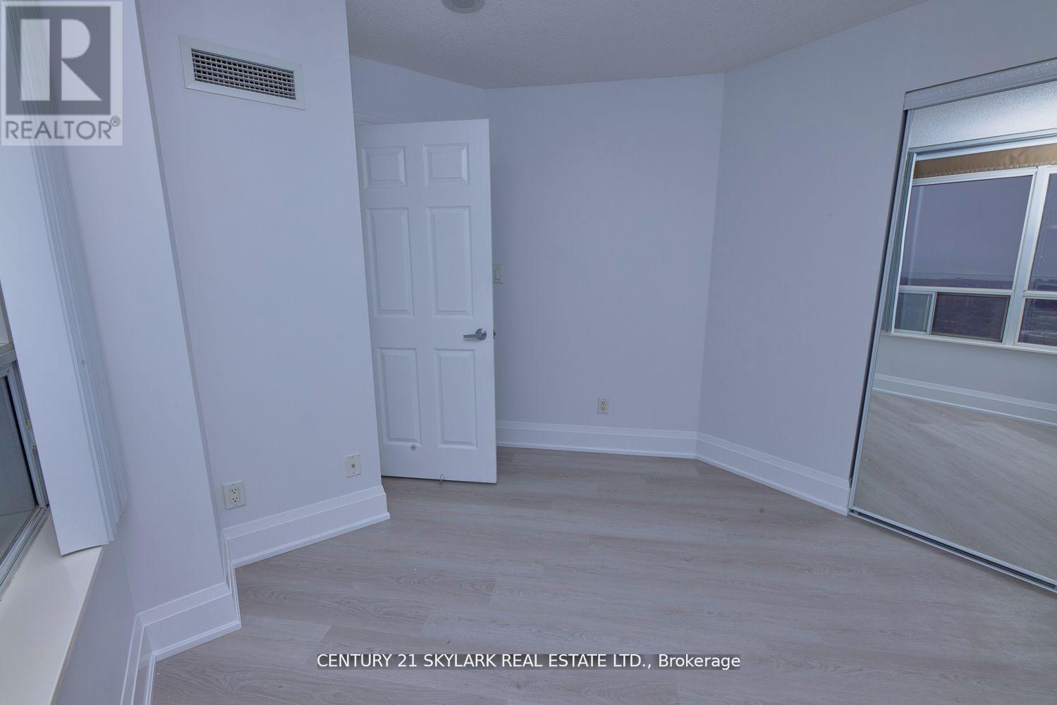 2311 - 3880 Duke Of York Boulevard, Mississauga, Ontario  L5B 4M7 - Photo 27 - W12762986