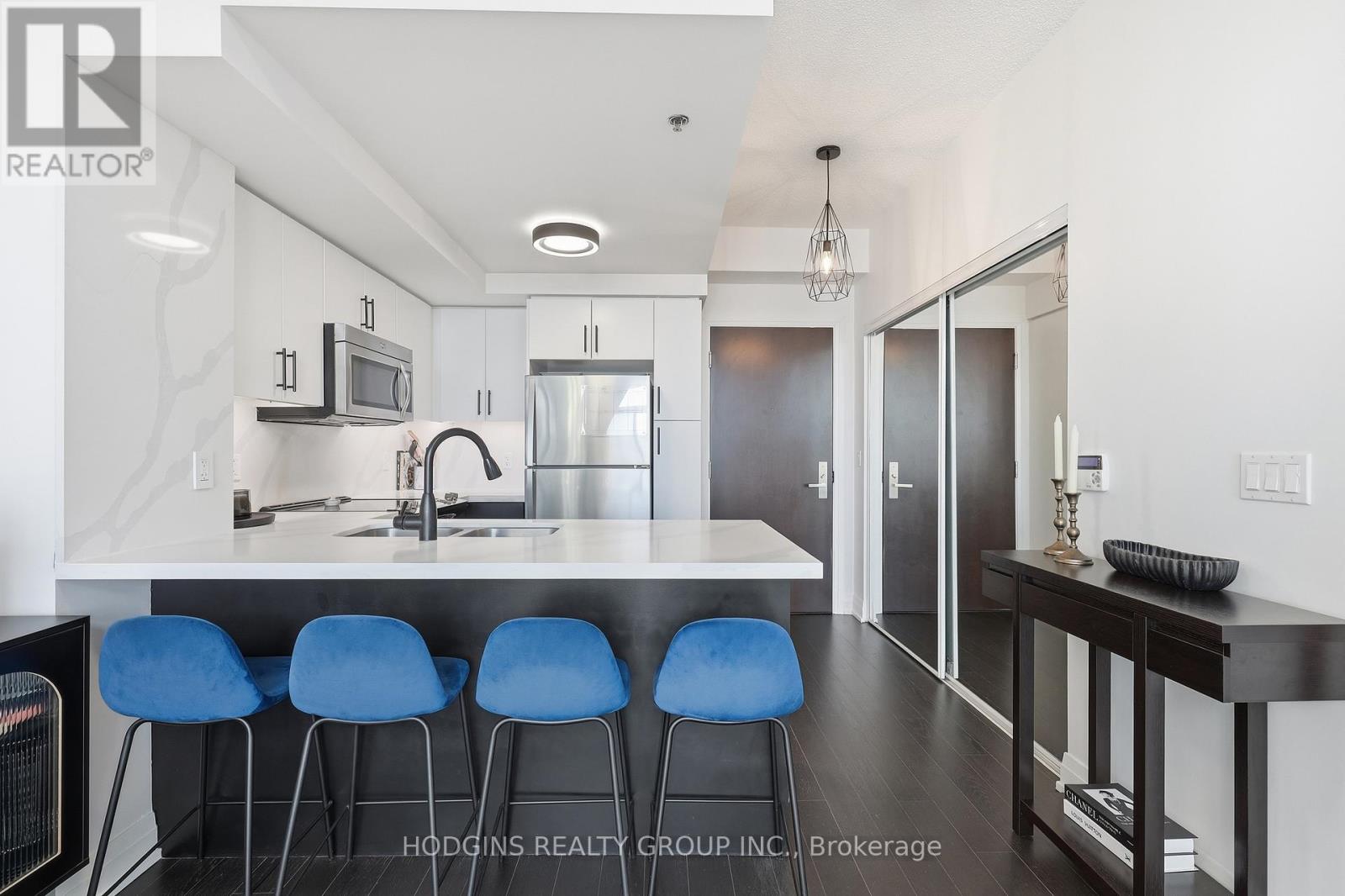 214 - 65 Speers Road, Oakville, Ontario  L6K 0J1 - Photo 5 - W12762998