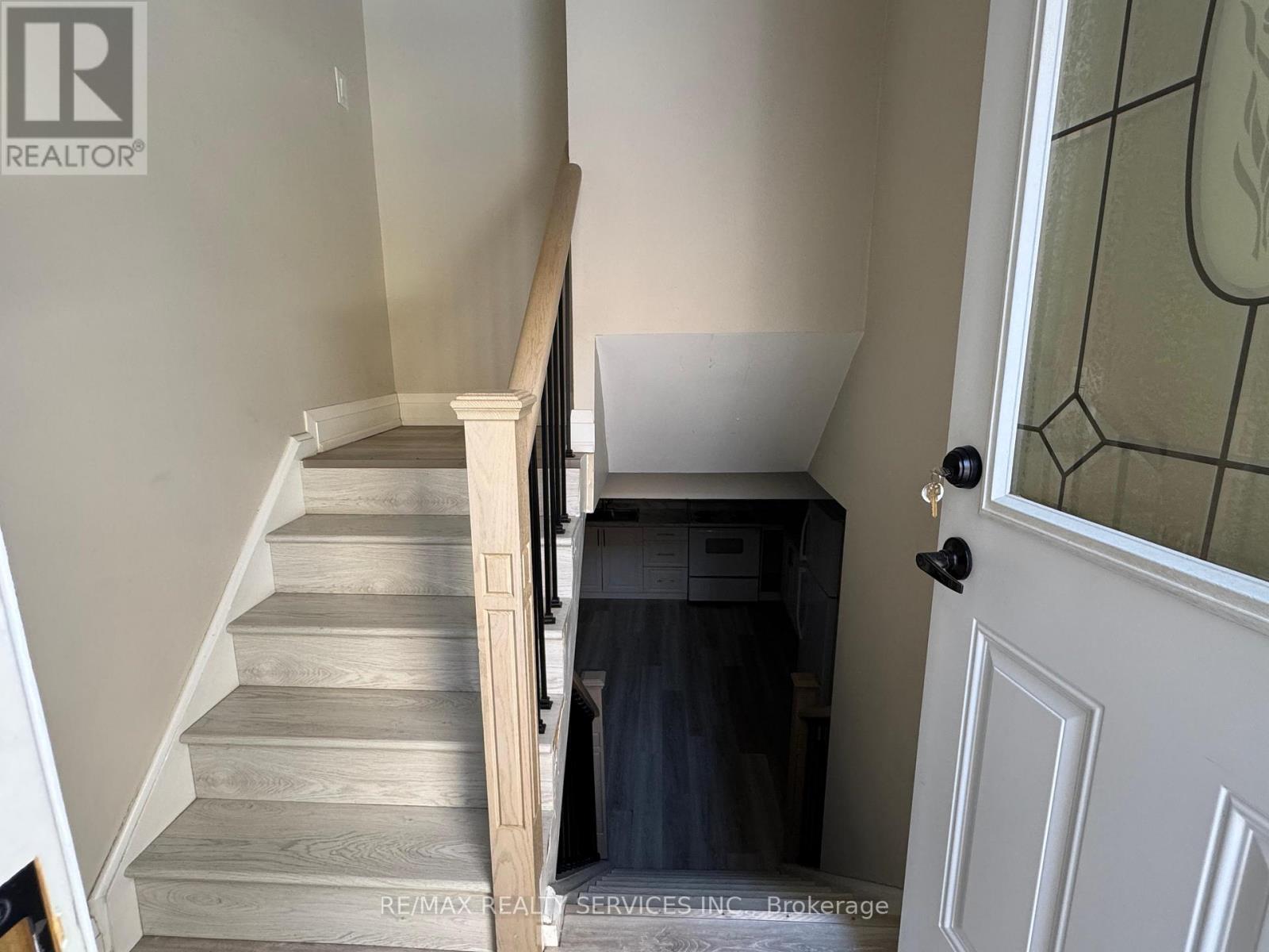 (BASEMENT UNIT) - 52 CENTRE STREET N, Brampton, Ontario