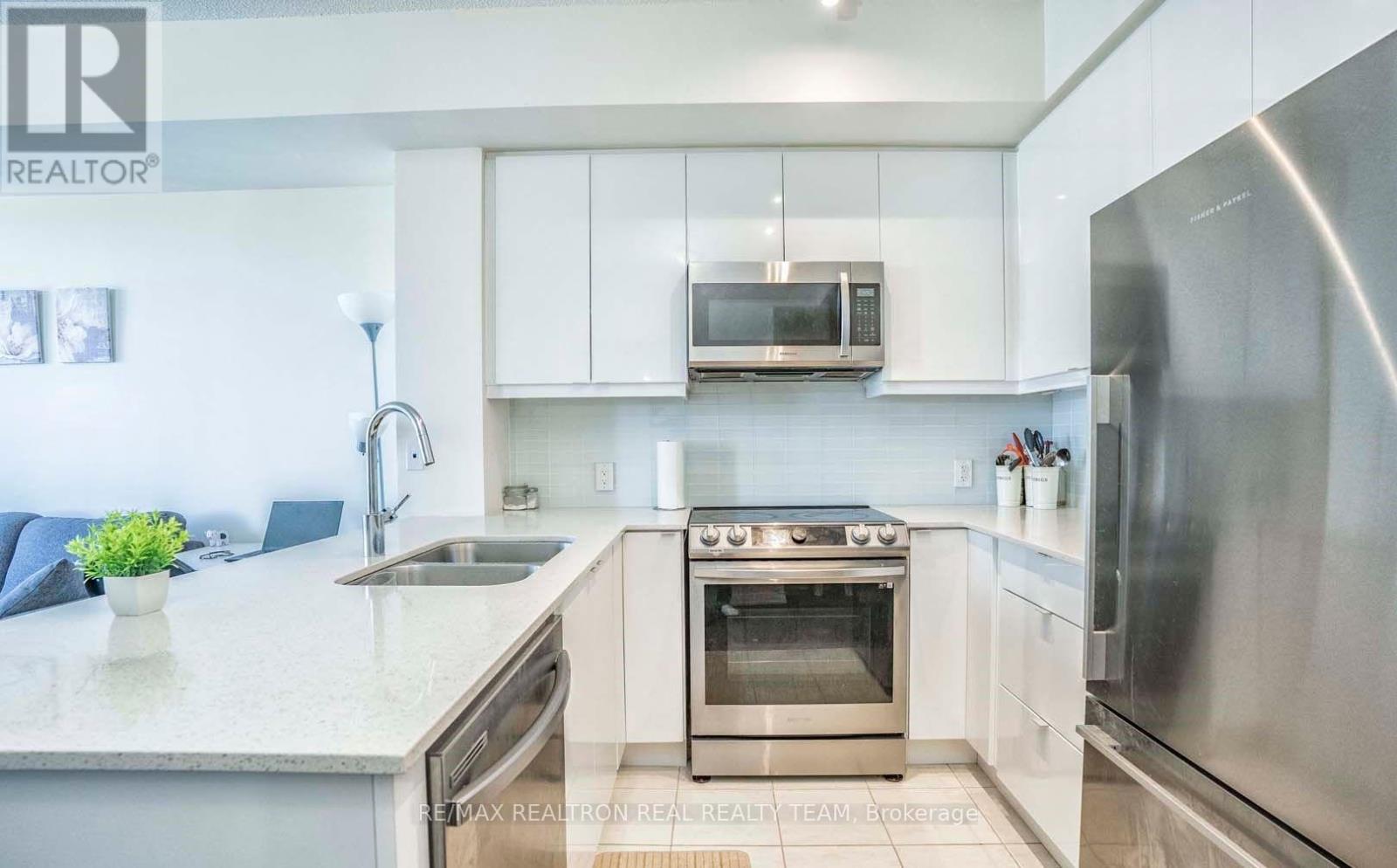 2410 - 50 Thomas Riley Road, Toronto, Ontario  M9B 0E4 - Photo 12 - W12763068