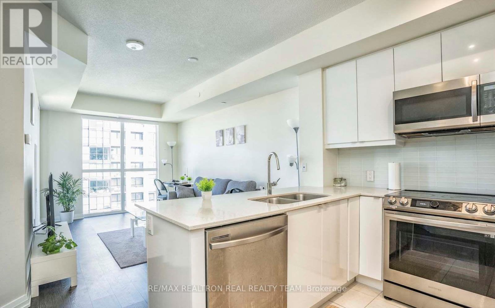 2410 - 50 Thomas Riley Road, Toronto, Ontario  M9B 0E4 - Photo 7 - W12763068