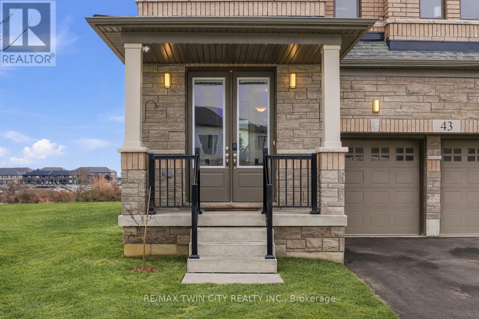 43 Blackburn Street, Cambridge, Ontario  N2A 0M1 - Photo 2 - X12762952