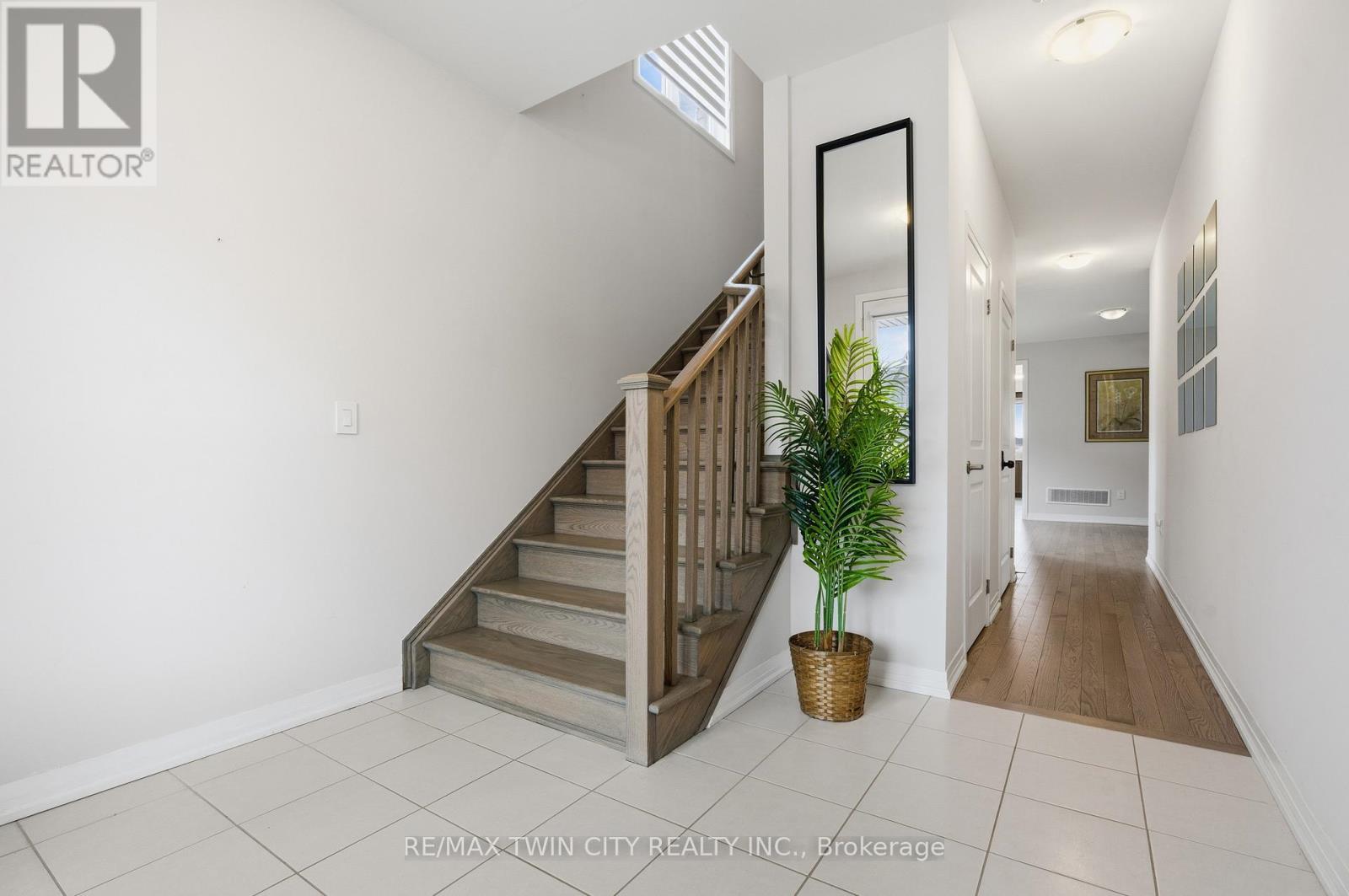 43 Blackburn Street, Cambridge, Ontario  N2A 0M1 - Photo 4 - X12762952