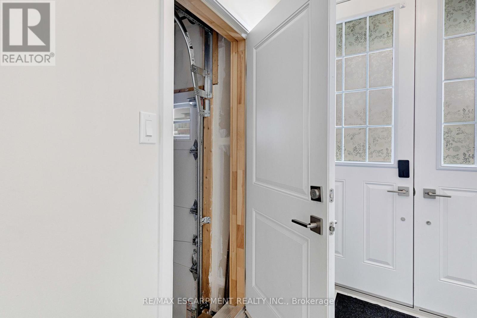 5 Cherry Blossom Heights, Hamilton, Ontario  L9B 0E9 - Photo 14 - X12763014