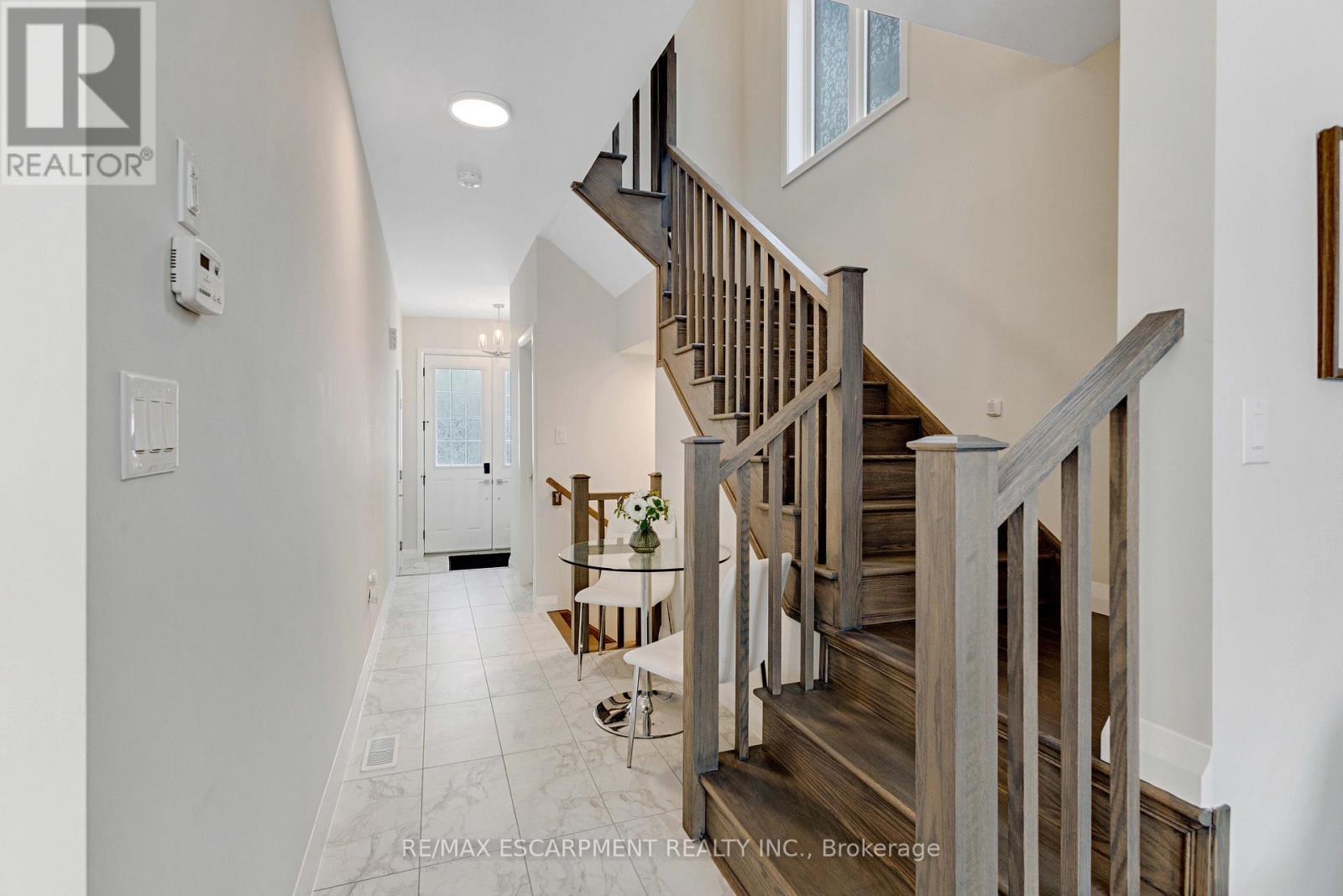 5 Cherry Blossom Heights, Hamilton, Ontario  L9B 0E9 - Photo 15 - X12763014