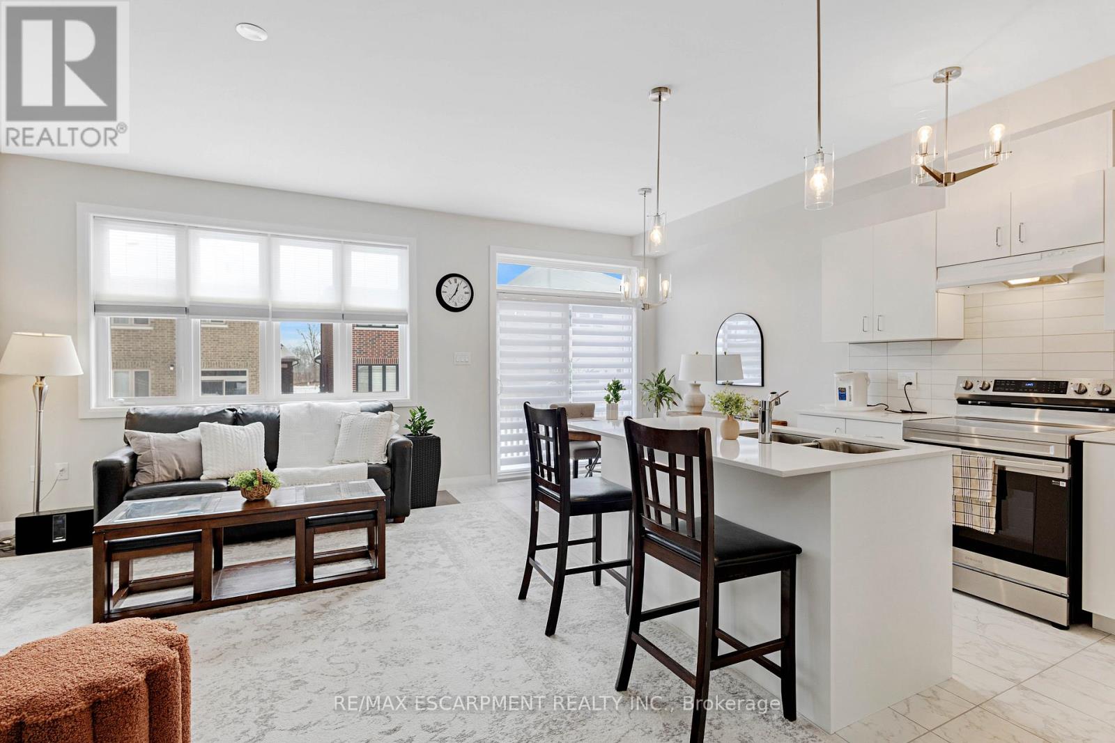 5 Cherry Blossom Heights, Hamilton, Ontario  L9B 0E9 - Photo 6 - X12763014