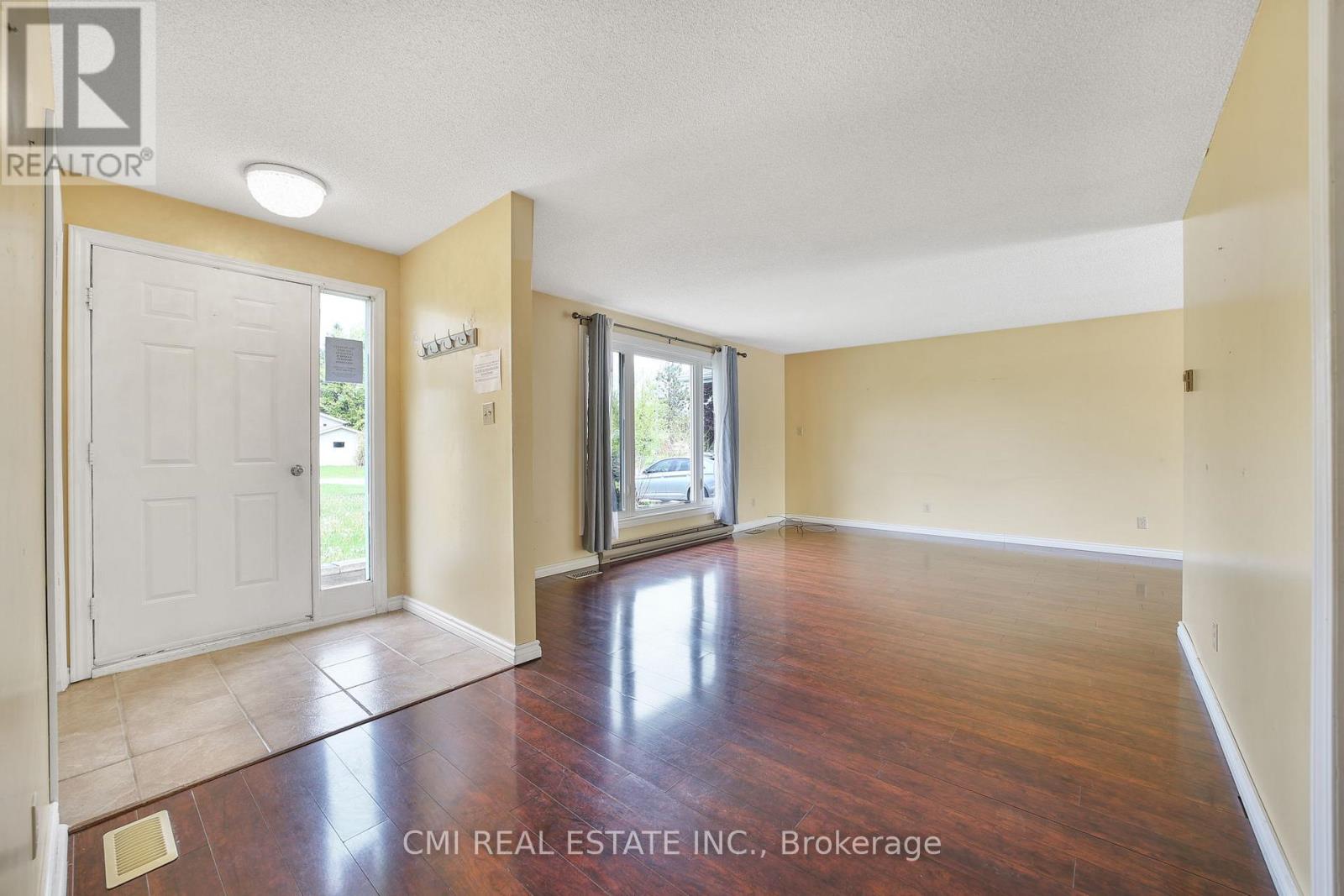 1 Jeffery Drive, Mulmur, Ontario  L0N 1M0 - Photo 5 - X12763018