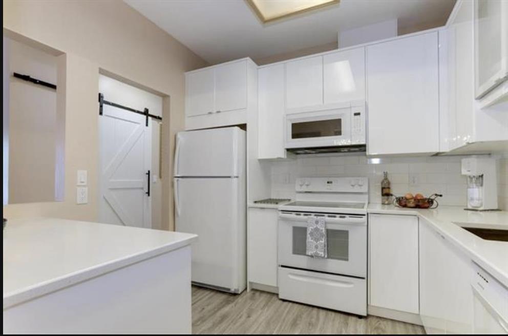 111 13918 72 Avenue, Surrey, British Columbia  V3W 0T4 - Photo 9 - R3086716