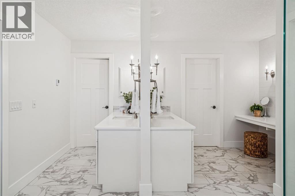 47 Sundown Way, Cochrane, Alberta  T4C 0H4 - Photo 15 - A2282998