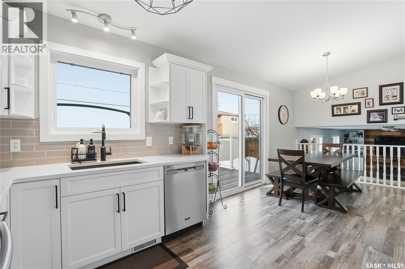 208 Willow Drive, Osler, Saskatchewan  S0K 3A0 - Photo 13 - SK027995