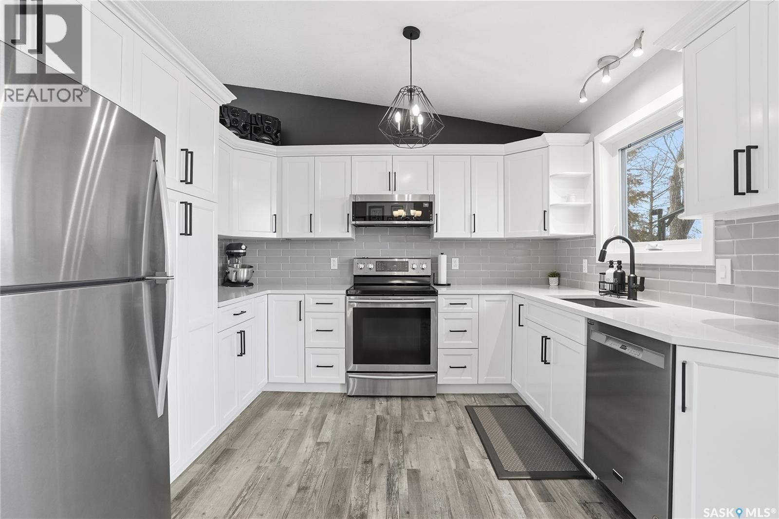 208 Willow Drive, Osler, Saskatchewan  S0K 3A0 - Photo 9 - SK027995