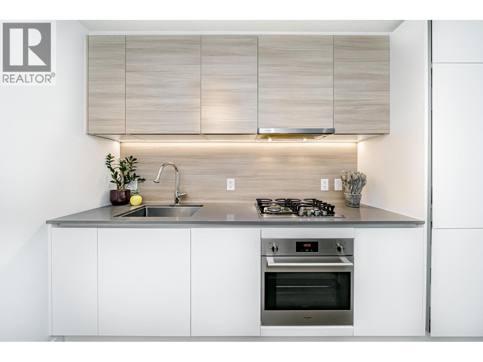 1306 988 Quayside Drive, New Westminster, British Columbia V3M 0L5 - Photo 3 - R3087047