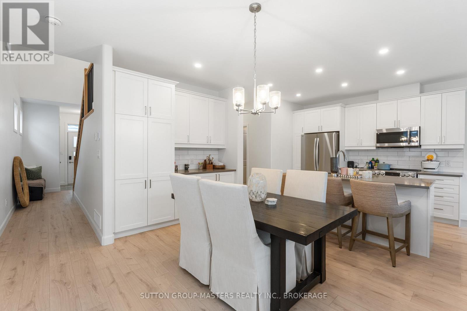 214 Superior Drive, Loyalist (Amherstview), Ontario  K7N 0E4 - Photo 8 - X12763296