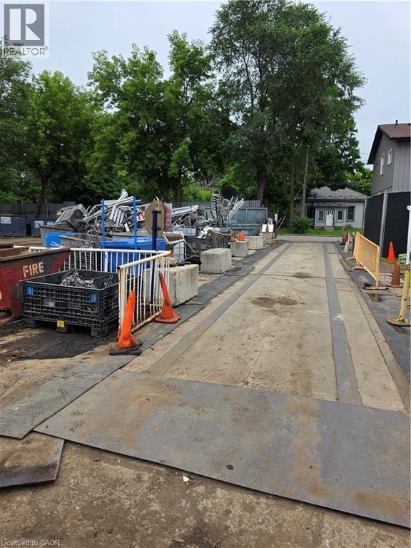 142 Charlotte Street, Brantford, Ontario  N3T 2X8 - Photo 7 - 40792421