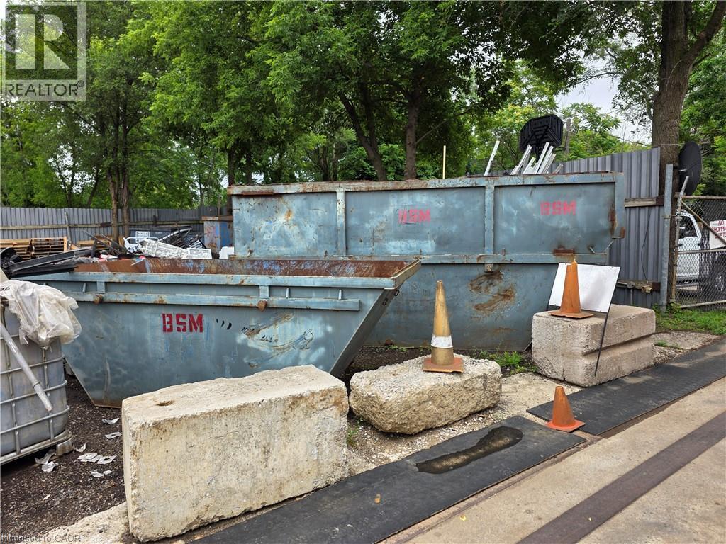 142 Charlotte Street, Brantford, Ontario  N3T 2X8 - Photo 6 - 40792421