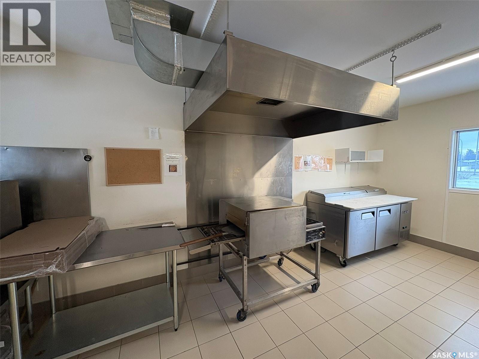 9 Gregory Avenue E, White City, Saskatchewan  S4L 5B1 - Photo 6 - SK027899