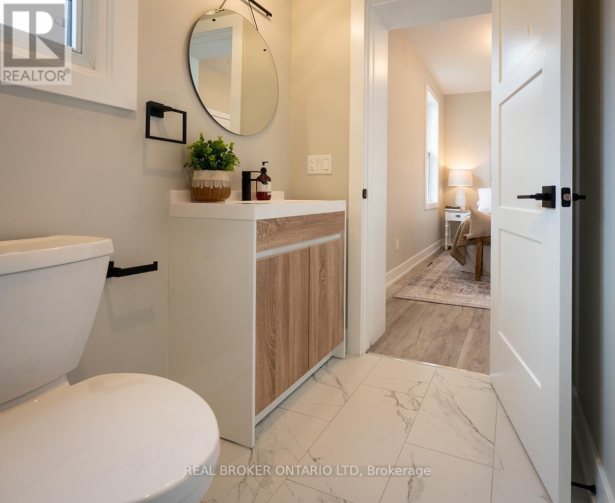 Photo 15 of 25 for 62 Barker Street